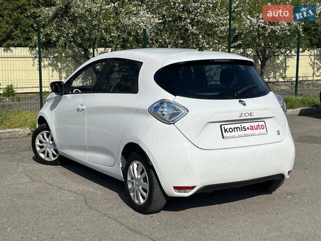 Белый Рено Зое, объемом двигателя 0 л и пробегом 195 тыс. км за 5999 $, фото 15 на Automoto.ua