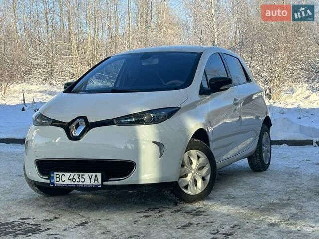 Белый Рено Зое, объемом двигателя 0 л и пробегом 102 тыс. км за 6200 $, фото 3 на Automoto.ua