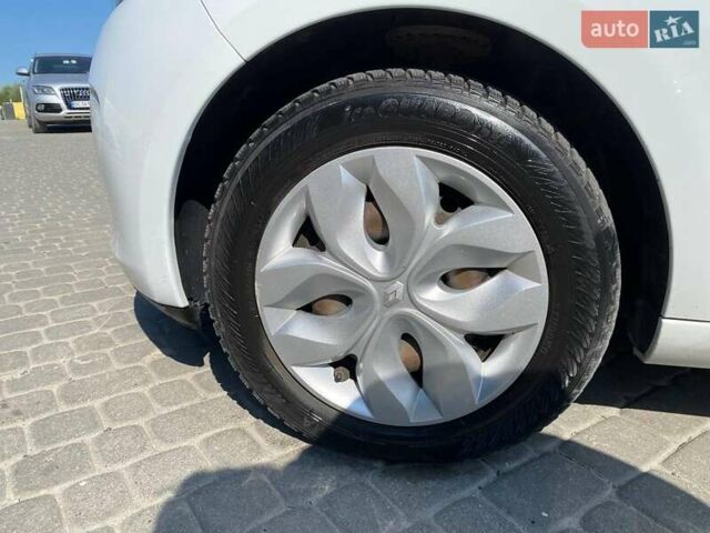 Білий Рено Зое, об'ємом двигуна 0 л та пробігом 91 тис. км за 6940 $, фото 13 на Automoto.ua