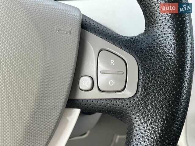 Белый Рено Зое, объемом двигателя 0 л и пробегом 195 тыс. км за 5999 $, фото 33 на Automoto.ua
