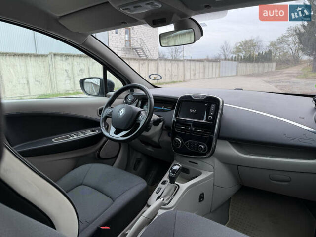 Білий Рено Зое, об'ємом двигуна 0 л та пробігом 154 тис. км за 6350 $, фото 29 на Automoto.ua