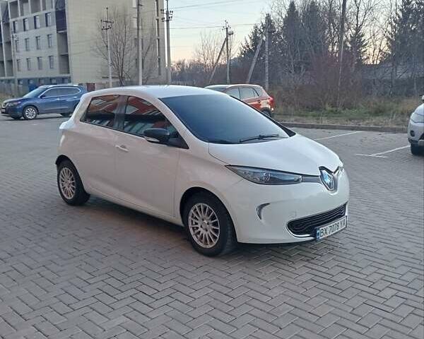 Білий Рено Зое, об'ємом двигуна 0 л та пробігом 125 тис. км за 7200 $, фото 2 на Automoto.ua