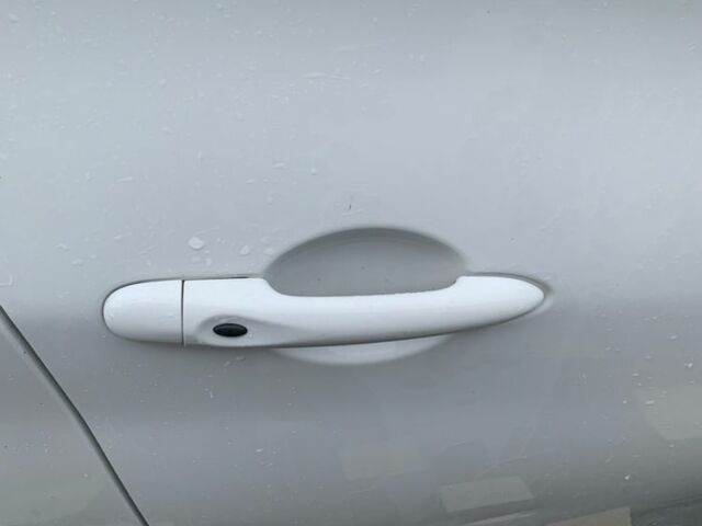 Білий Рено Зое, об'ємом двигуна 0 л та пробігом 68 тис. км за 5800 $, фото 10 на Automoto.ua