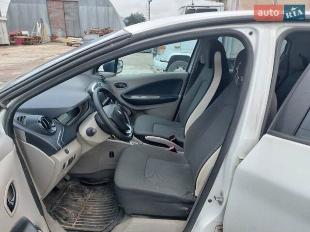 Рено Зое 2015 у Одесі на Automoto.ua Білий Рено Зое, об'ємом двигуна 0 л та пробігом 170 тис. км за 5000 $, фото 7 на Automoto.ua