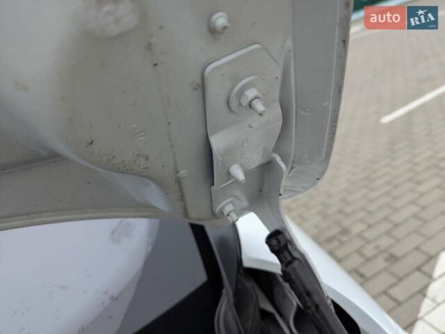 Білий Рено Зое, об'ємом двигуна 0 л та пробігом 85 тис. км за 6995 $, фото 20 на Automoto.ua