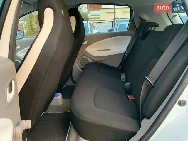 Білий Рено Зое, об'ємом двигуна 0 л та пробігом 90 тис. км за 6499 $, фото 16 на Automoto.ua