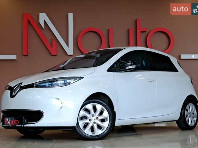 Белый Рено Зое, объемом двигателя 0 л и пробегом 109 тыс. км за 7500 $, фото 17 на Automoto.ua