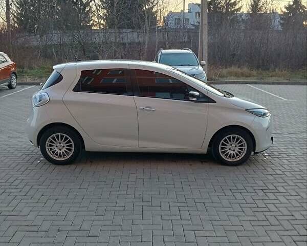 Білий Рено Зое, об'ємом двигуна 0 л та пробігом 125 тис. км за 7200 $, фото 3 на Automoto.ua