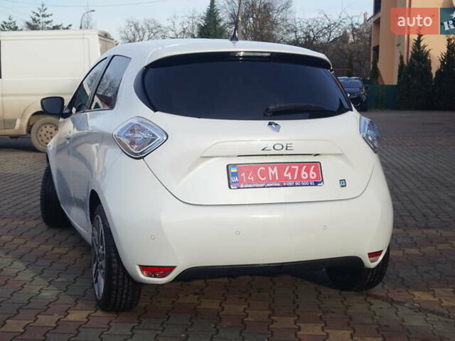 Белый Рено Зое, объемом двигателя 0 л и пробегом 86 тыс. км за 7200 $, фото 9 на Automoto.ua