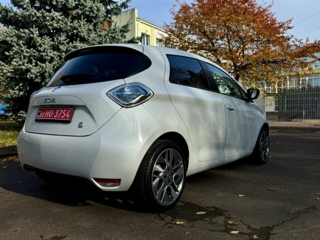 Білий Рено Зое, об'ємом двигуна 0 л та пробігом 68 тис. км за 6965 $, фото 6 на Automoto.ua