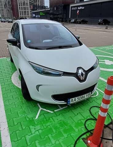 Білий Рено Зое, об'ємом двигуна 0 л та пробігом 177 тис. км за 6700 $, фото 1 на Automoto.ua