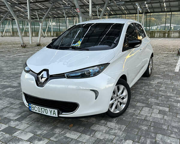 Білий Рено Зое, об'ємом двигуна 0 л та пробігом 97 тис. км за 7990 $, фото 2 на Automoto.ua
