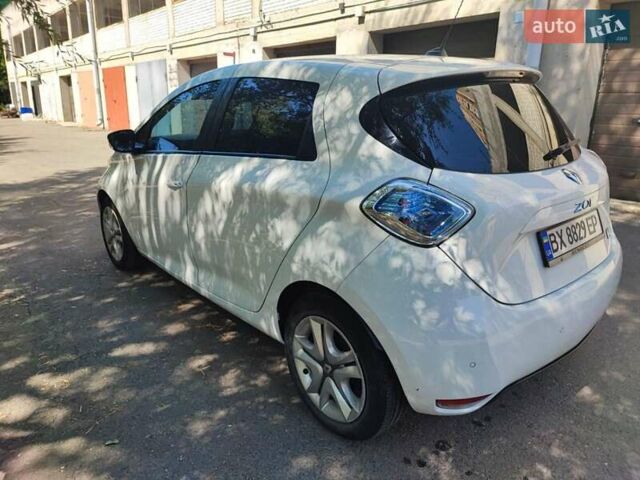 Білий Рено Зое, об'ємом двигуна 0 л та пробігом 70 тис. км за 7200 $, фото 13 на Automoto.ua