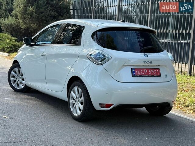Белый Рено Зое, объемом двигателя 0 л и пробегом 48 тыс. км за 8300 $, фото 7 на Automoto.ua