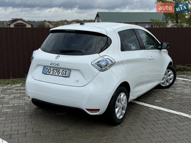 Белый Рено Зое, объемом двигателя 0 л и пробегом 32 тыс. км за 6600 $, фото 6 на Automoto.ua