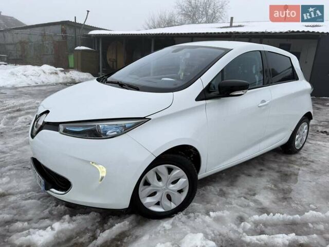 Белый Рено Зое, объемом двигателя 0 л и пробегом 105 тыс. км за 6500 $, фото 11 на Automoto.ua