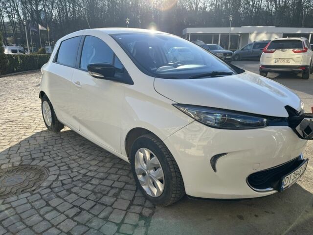 Белый Рено Зое, объемом двигателя 0 л и пробегом 144 тыс. км за 7523 $, фото 2 на Automoto.ua