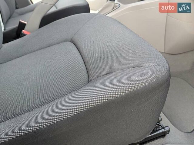 Білий Рено Зое, об'ємом двигуна 0 л та пробігом 85 тис. км за 6995 $, фото 61 на Automoto.ua