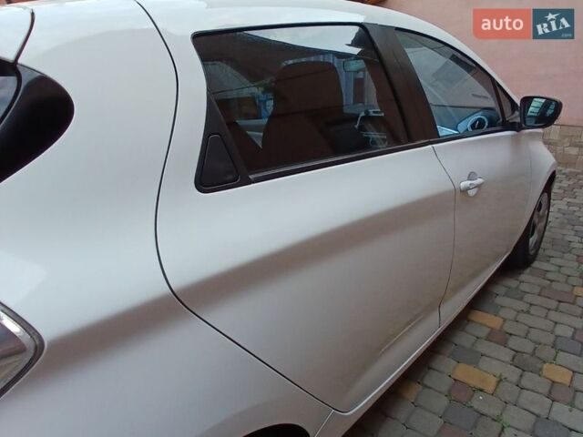 Білий Рено Зое, об'ємом двигуна 0 л та пробігом 165 тис. км за 5200 $, фото 4 на Automoto.ua