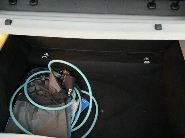 Білий Рено Зое, об'ємом двигуна 0 л та пробігом 68 тис. км за 5800 $, фото 6 на Automoto.ua