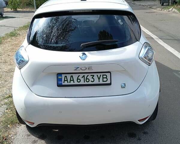 Білий Рено Зое, об'ємом двигуна 0 л та пробігом 180 тис. км за 6500 $, фото 3 на Automoto.ua
