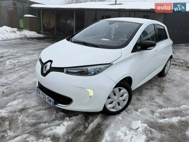 Белый Рено Зое, объемом двигателя 0 л и пробегом 105 тыс. км за 6500 $, фото 8 на Automoto.ua