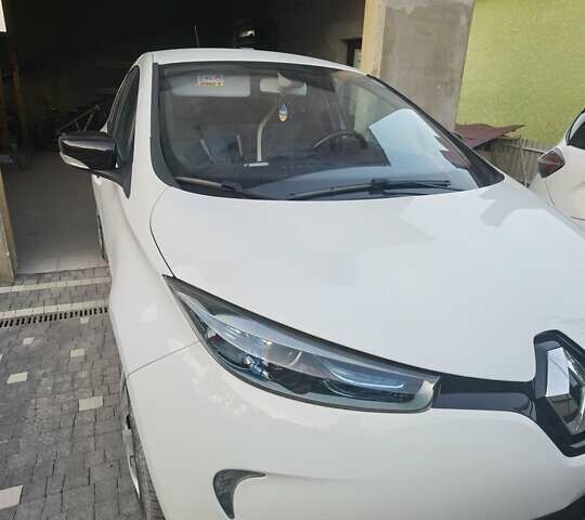 Білий Рено Зое, об'ємом двигуна 0 л та пробігом 131 тис. км за 6300 $, фото 1 на Automoto.ua