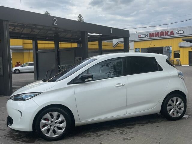 Белый Рено Зое, объемом двигателя 0 л и пробегом 190 тыс. км за 5700 $, фото 3 на Automoto.ua