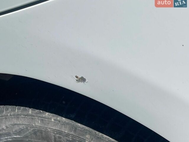 Белый Рено Зое, объемом двигателя 0 л и пробегом 94 тыс. км за 6499 $, фото 8 на Automoto.ua
