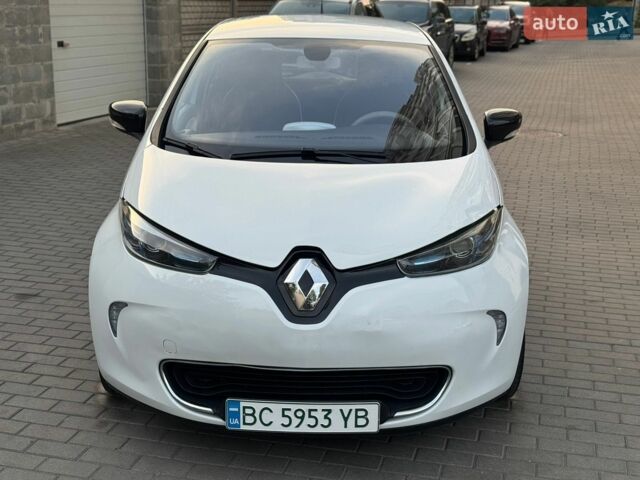 Белый Рено Зое, объемом двигателя 0 л и пробегом 180 тыс. км за 5900 $, фото 3 на Automoto.ua