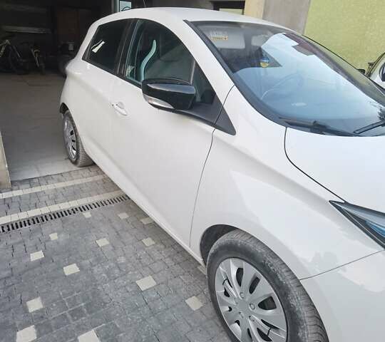 Білий Рено Зое, об'ємом двигуна 0 л та пробігом 131 тис. км за 6300 $, фото 2 на Automoto.ua