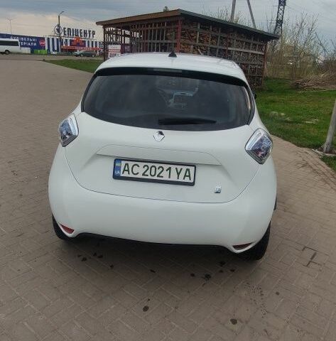 Білий Рено Зое, об'ємом двигуна 0 л та пробігом 102 тис. км за 5500 $, фото 1 на Automoto.ua