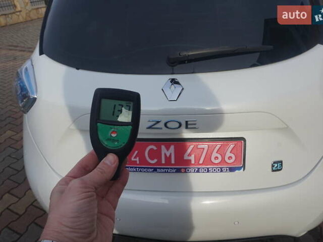 Белый Рено Зое, объемом двигателя 0 л и пробегом 86 тыс. км за 7200 $, фото 72 на Automoto.ua