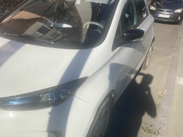 Белый Рено Зое, объемом двигателя 0 л и пробегом 181 тыс. км за 6000 $, фото 2 на Automoto.ua