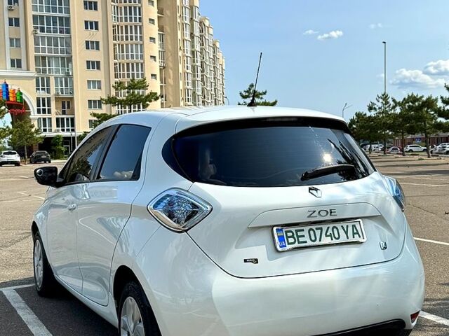 Білий Рено Зое, об'ємом двигуна 88 л та пробігом 107 тис. км за 8300 $, фото 5 на Automoto.ua