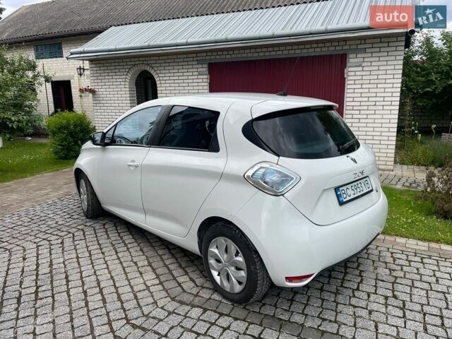 Белый Рено Зое, объемом двигателя 0 л и пробегом 140 тыс. км за 5400 $, фото 4 на Automoto.ua