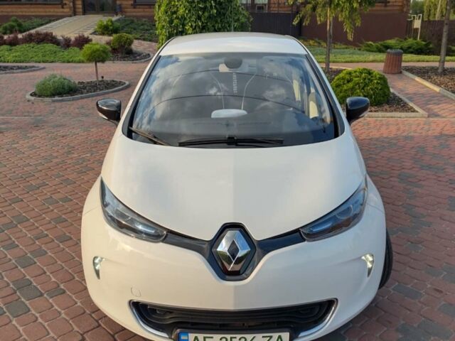 Білий Рено Зое, об'ємом двигуна 0 л та пробігом 100 тис. км за 11999 $, фото 13 на Automoto.ua