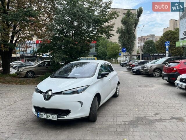 Белый Рено Зое, объемом двигателя 0 л и пробегом 102 тыс. км за 6800 $, фото 1 на Automoto.ua