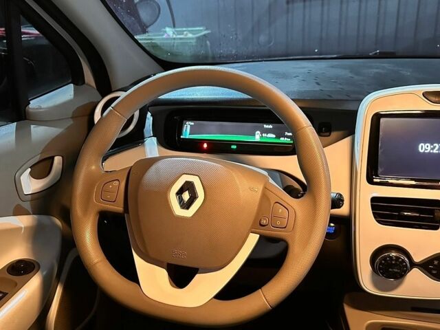 Білий Рено Зое, об'ємом двигуна 0 л та пробігом 172 тис. км за 7000 $, фото 10 на Automoto.ua