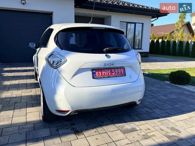 Белый Рено Зое, объемом двигателя 0 л и пробегом 106 тыс. км за 6250 $, фото 8 на Automoto.ua