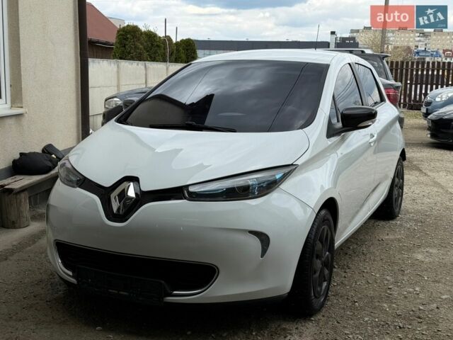 Белый Рено Зое, объемом двигателя 0 л и пробегом 93 тыс. км за 6900 $, фото 1 на Automoto.ua