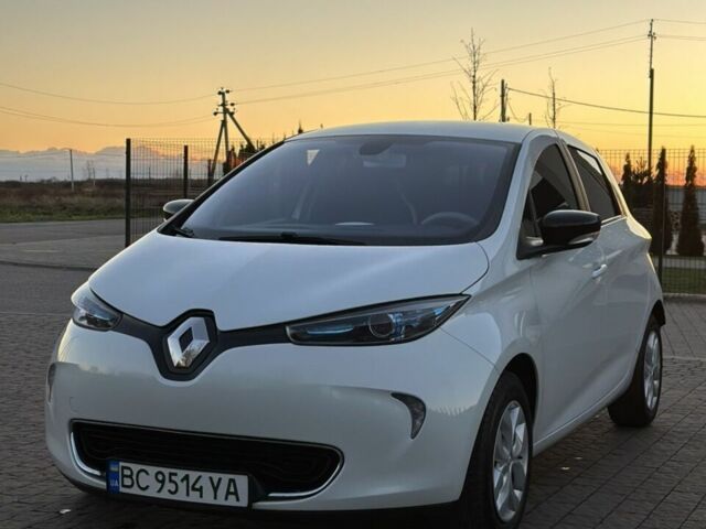 Белый Рено Зое, объемом двигателя 0 л и пробегом 99 тыс. км за 6700 $, фото 1 на Automoto.ua