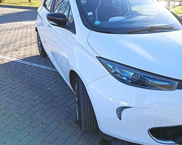 Рено Зое 2015 в Коломые на Automoto.ua Белый Рено Зое, объемом двигателя 0 л и пробегом 88 тыс. км за 6700 $, фото 3 на Automoto.ua