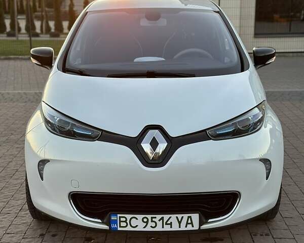 Белый Рено Зое, объемом двигателя 0 л и пробегом 93 тыс. км за 8000 $, фото 7 на Automoto.ua