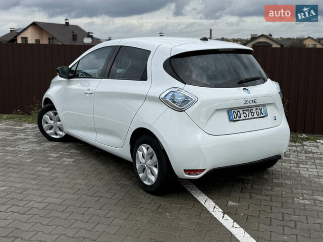 Белый Рено Зое, объемом двигателя 0 л и пробегом 32 тыс. км за 6600 $, фото 7 на Automoto.ua