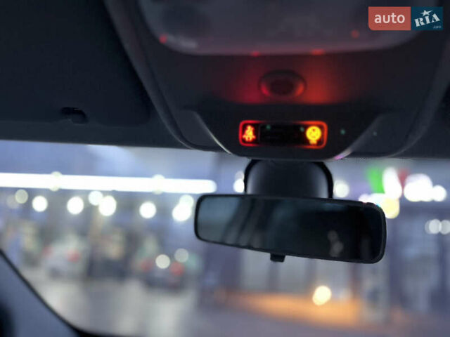 Белый Рено Зое, объемом двигателя 0 л и пробегом 159 тыс. км за 7600 $, фото 42 на Automoto.ua