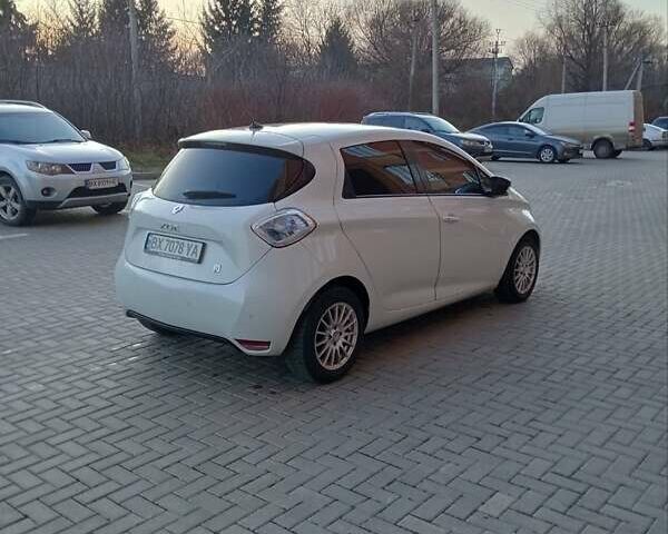 Білий Рено Зое, об'ємом двигуна 0 л та пробігом 125 тис. км за 7200 $, фото 5 на Automoto.ua