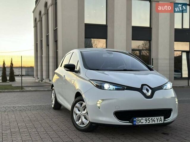 Белый Рено Зое, объемом двигателя 0 л и пробегом 93 тыс. км за 8000 $, фото 13 на Automoto.ua