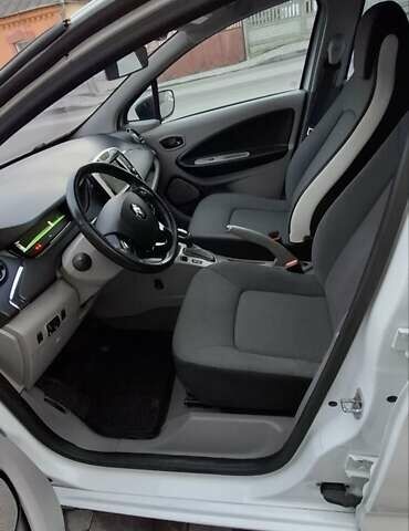 Білий Рено Зое, об'ємом двигуна 0 л та пробігом 104 тис. км за 6500 $, фото 8 на Automoto.ua