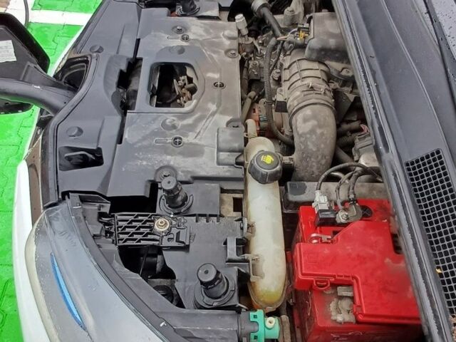 Белый Рено Зое, объемом двигателя 0 л и пробегом 177 тыс. км за 6700 $, фото 9 на Automoto.ua